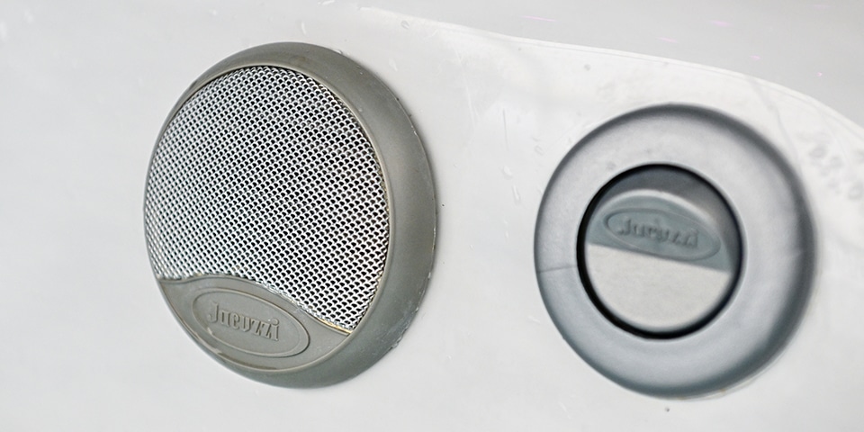 Jacuzzi J-300 Series > Jacuzzi J-335 > Image 12 Champion Hot Tubs | Jacuzzi® J-335™