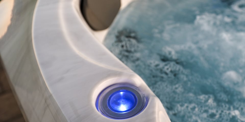 Jacuzzi J-300 Series > Jacuzzi J-335 > Image 5 Champion Hot Tubs | Jacuzzi® J-335™