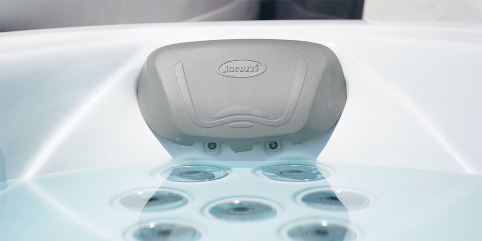 Jacuzzi J-300 Series > Jacuzzi J-335 > Image 8 Champion Hot Tubs | Jacuzzi® J-335™