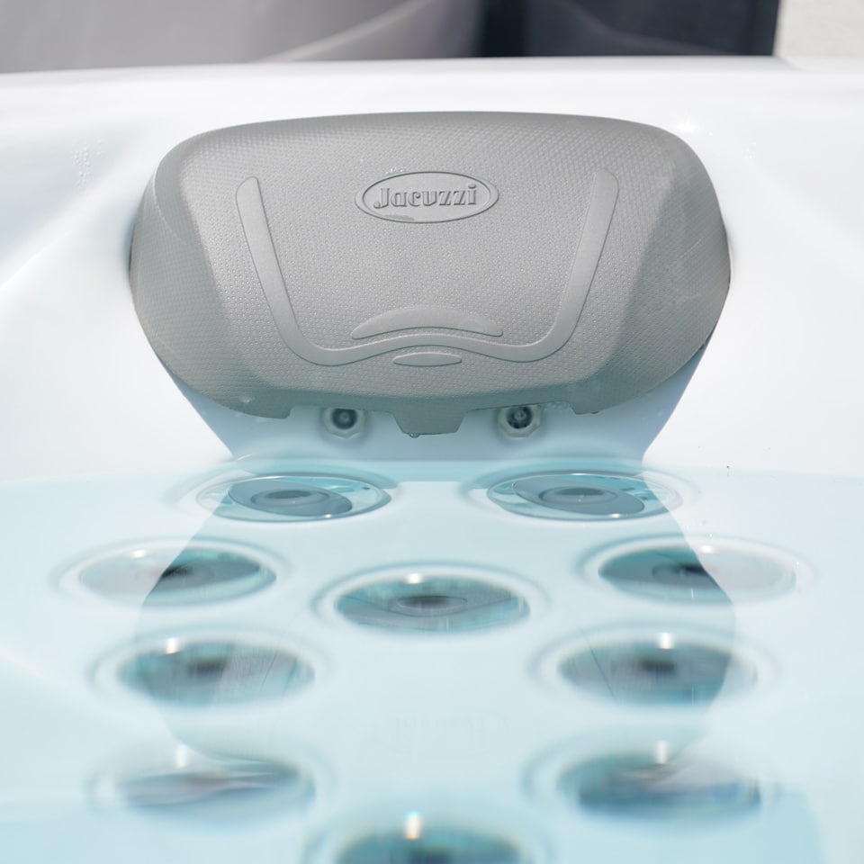 Champion Hot Tubs | Jacuzzi® J-345™