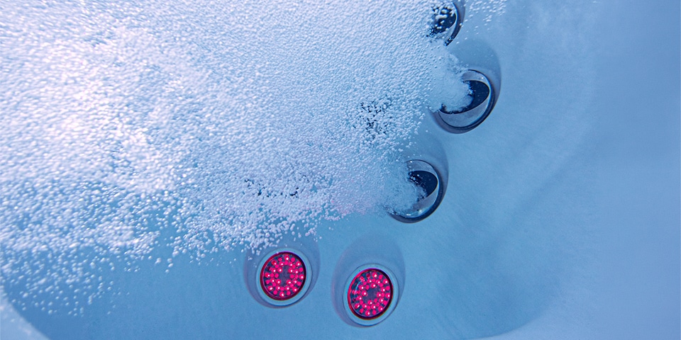 Jacuzzi J-400 Series > Jacuzzi J-435 > Image 11 Champion Hot Tubs | Jacuzzi® J-435™ (Ex-display, no IR)