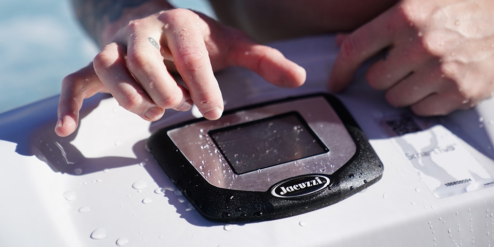 Jacuzzi J-400 Series > Jacuzzi J-435 > Image 15 Champion Hot Tubs | Jacuzzi® J-435™ (Ex-display, no IR)