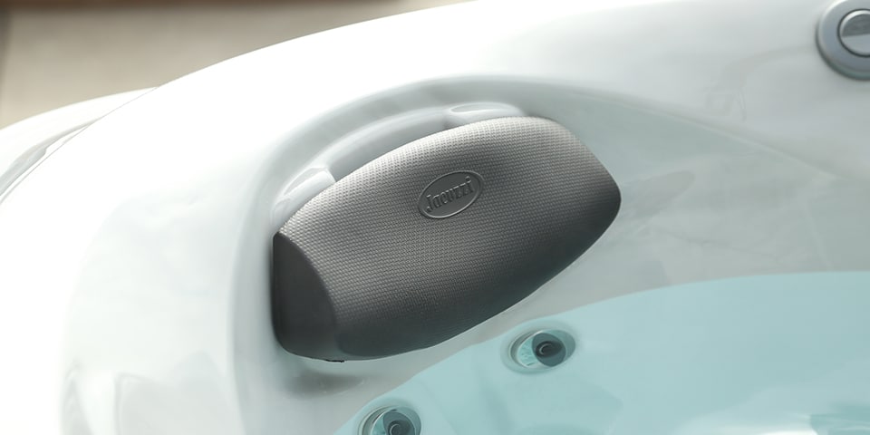 Jacuzzi J-400 Series > Jacuzzi J-435 > Image 7 Champion Hot Tubs | Jacuzzi® J-435™ (Ex-display, no IR)