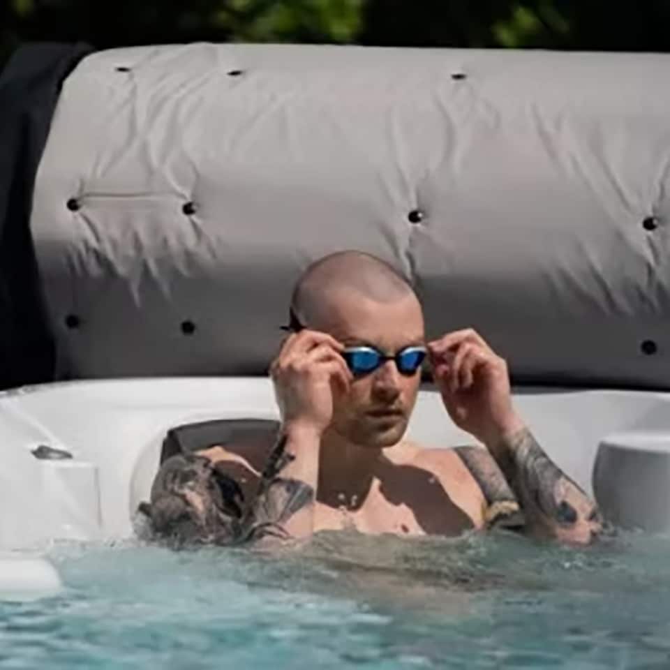 Champion Hot Tubs | Jacuzzi® J-14 PowerPro™