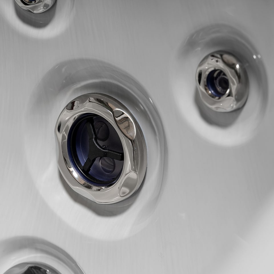 Champion Hot Tubs | Jacuzzi® S-600™