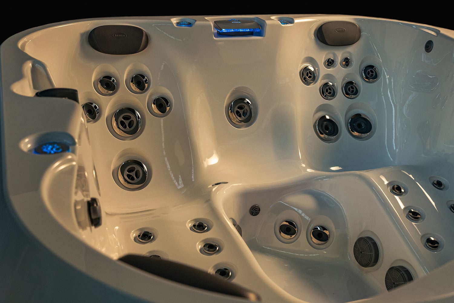 Champion Hot Tubs | Jacuzzi® J-332™
